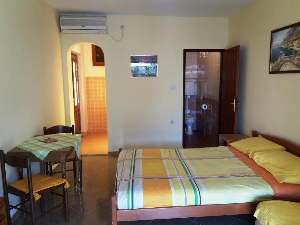 Studio Apartments Petkovic Тиват Экстерьер фото
